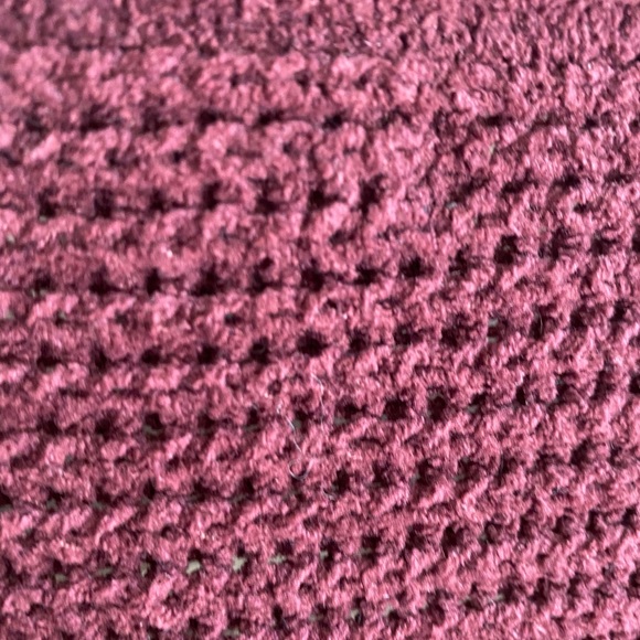 AE Basic Maroon Sweater - Picture 4 of 4